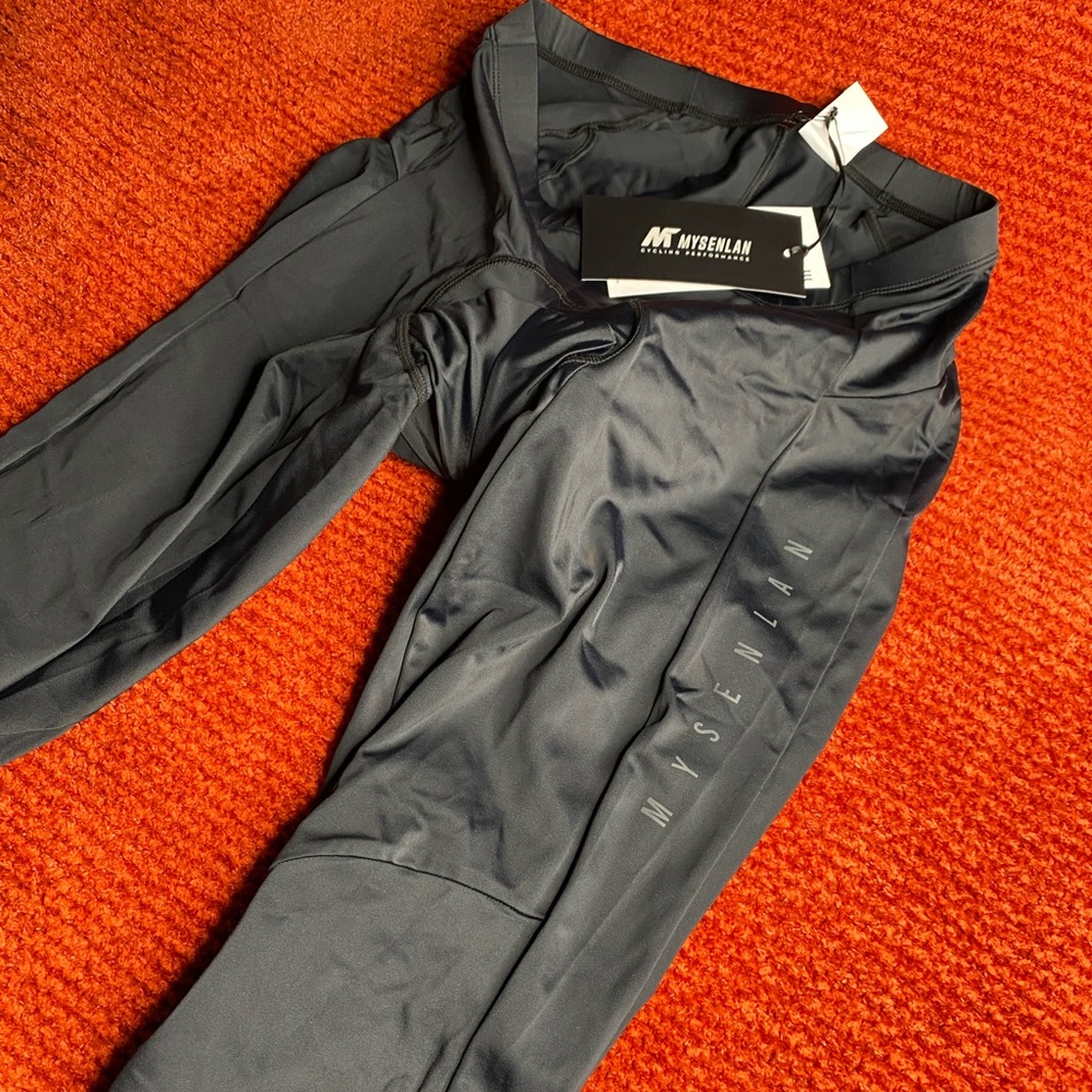 Bucycle pants with pad protector
